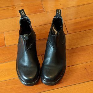 Blundstone Chelsea Boots - Black Leather